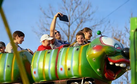 kiddie rides- wacky worm coaster