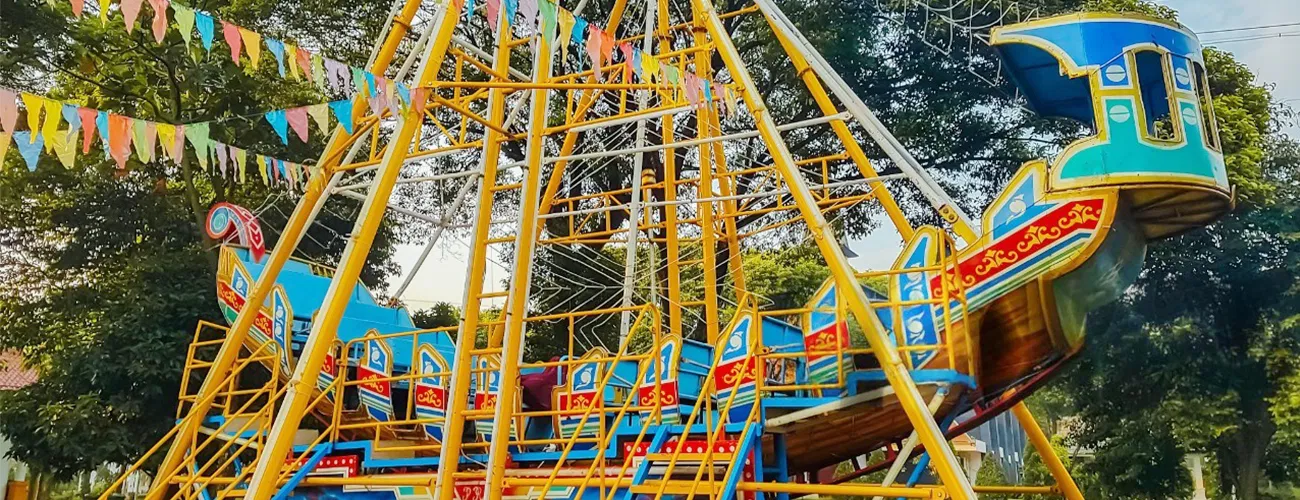 Maximum Swing Angle for A Pirate Boat Ride
