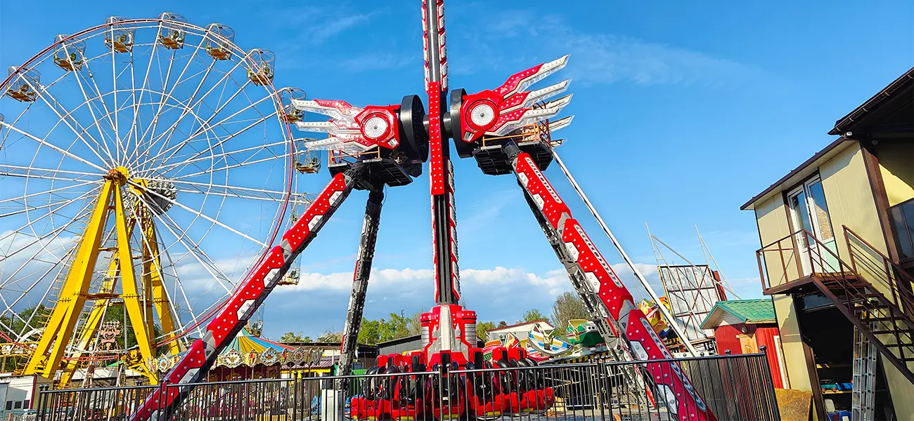 Beston Rides 16-Seat Foundation Free Pendulum Ride in Russia